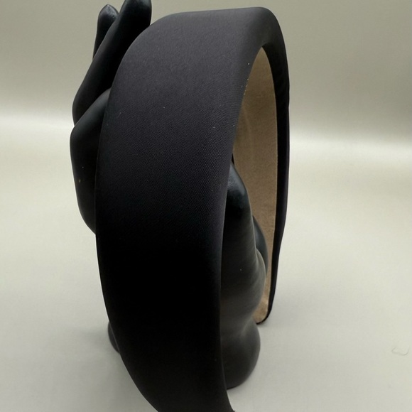 Black and hot pink headband smooth fabric.  Luxury accessories. NEW main image 5